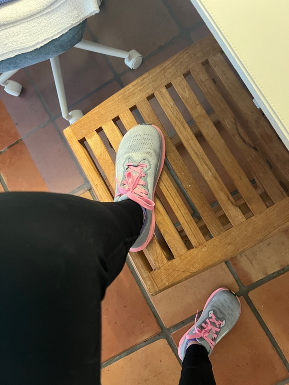 Altra Women's Gray and Pink Athletic Running Shoe - Picture 2 of 7